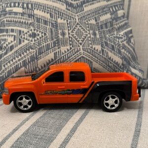 🏖️2/$5🏖️2011 Chevrolet Silverado Hybrid plastic toy truck